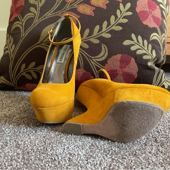 Steve Madden wedge heels - Picture 2 of 4